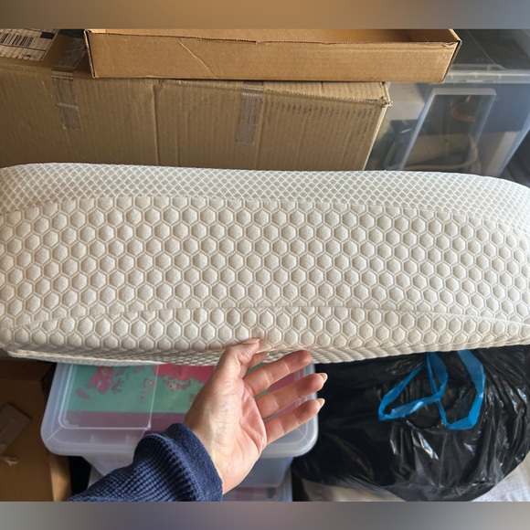 Side Sleeper Pillow - Like New! - Picture 3 of 9